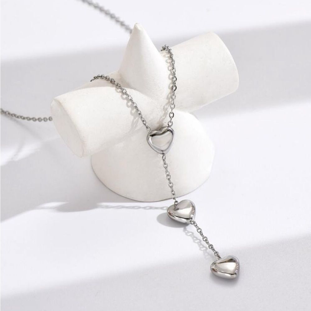 Silver Heart Necklace Q447